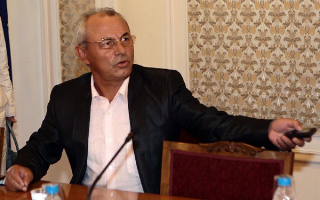 Ахмед Доган, Сн.: БГНЕС