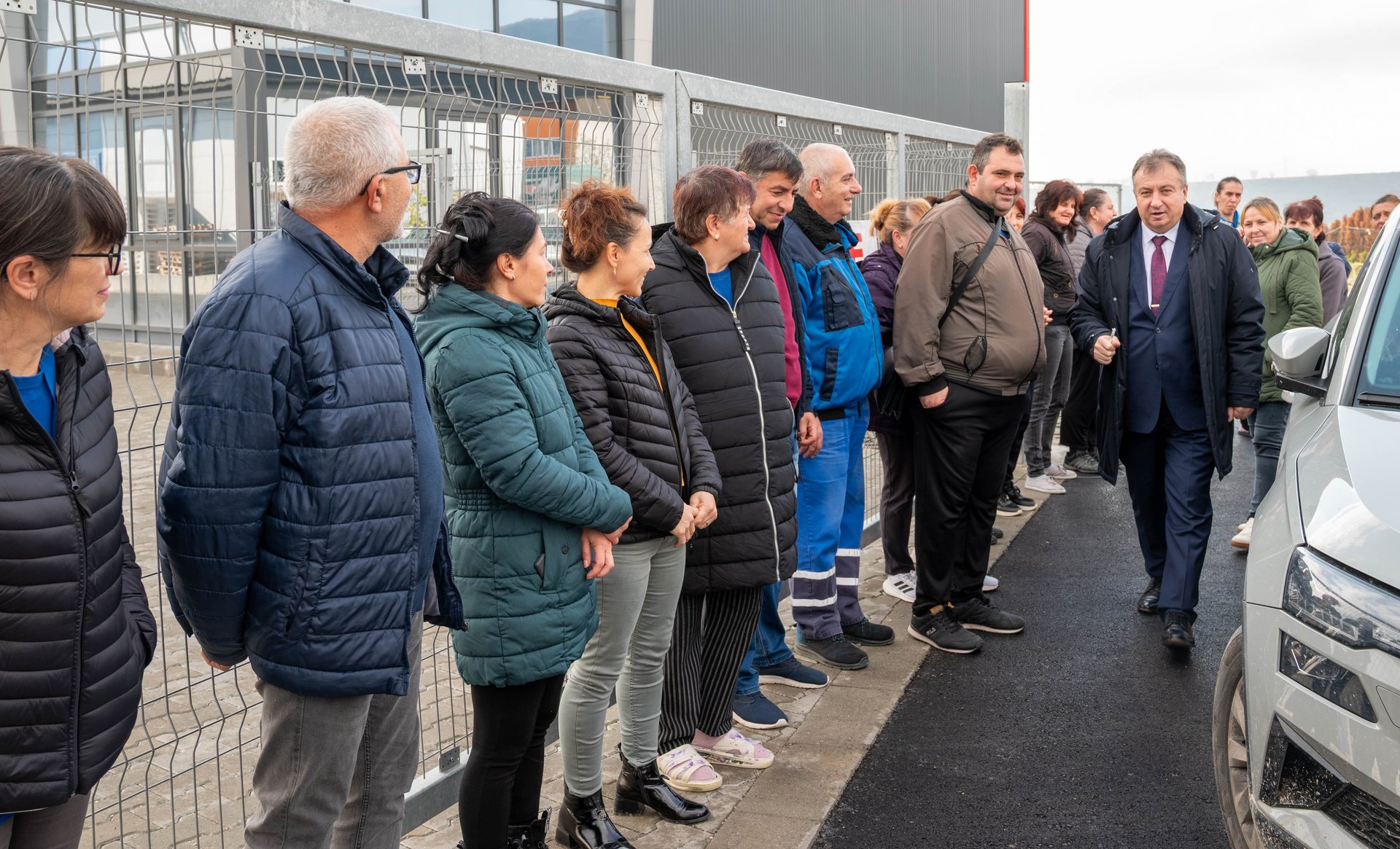 Кметът Христов откри ремонтиран участък край Шуменския язовир