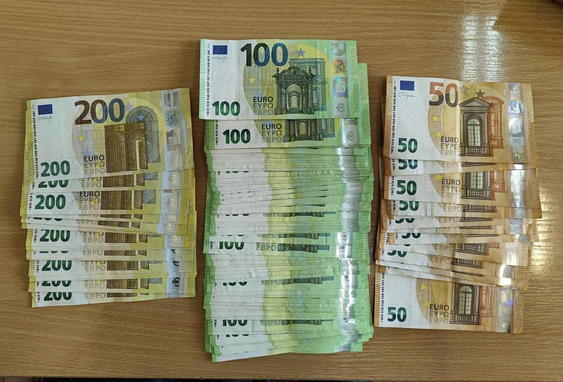 Иззеха 14 950 евро и тефтер с имена при акция срещу купуването на гласове