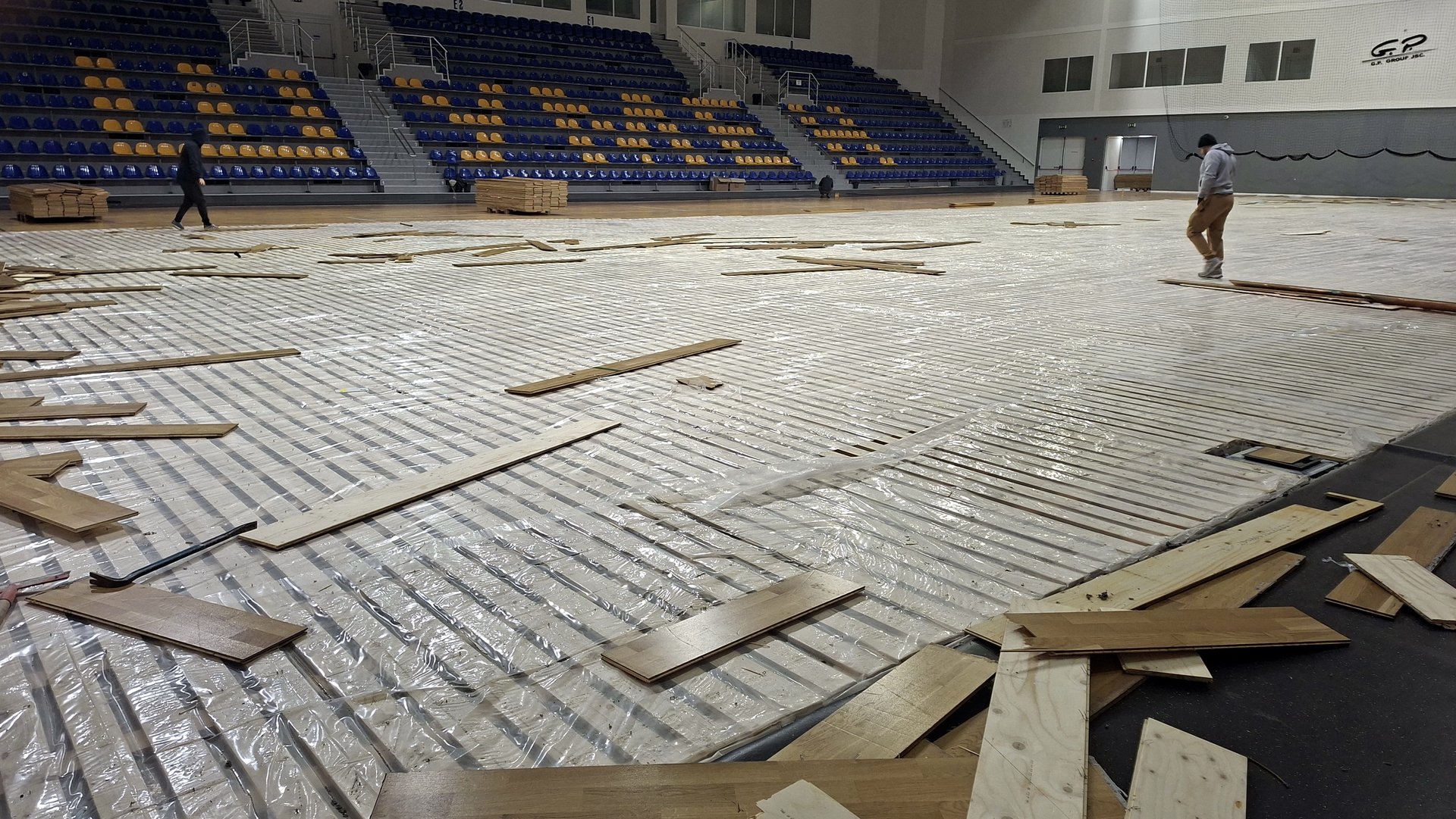 Започна подмяната на паркета в „Арена Шумен“