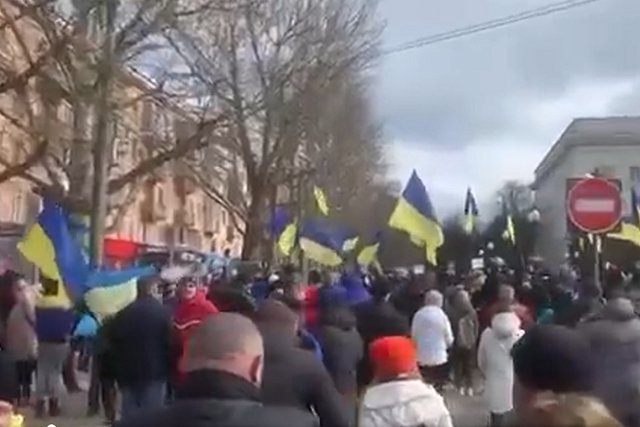 Протести в Херсон против руските окупатори. Скрийншот Туитър