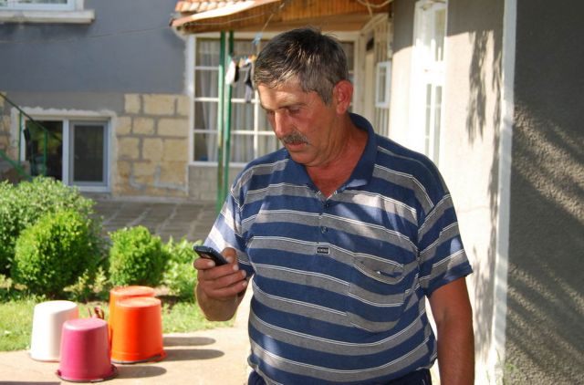 Собственикът на болната крава Невзат Ибрахим