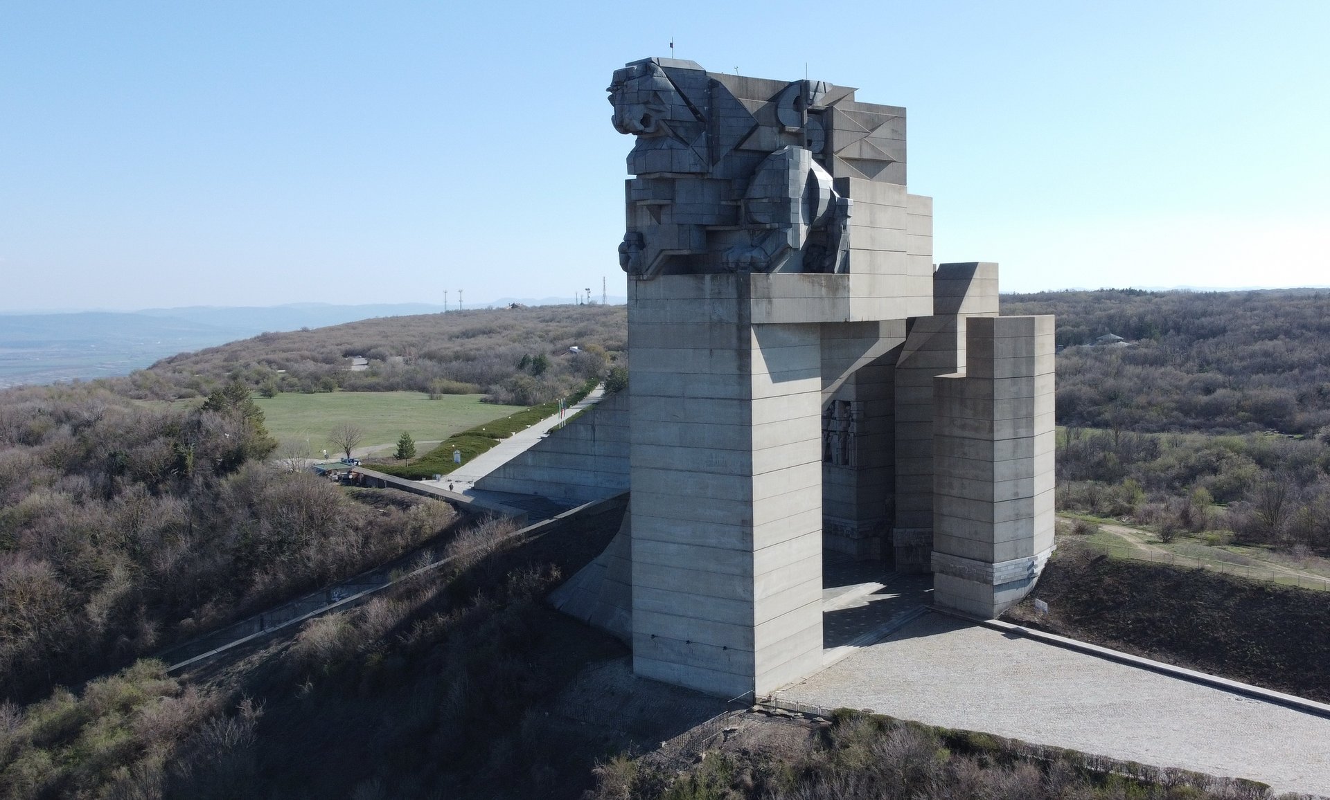 13-процентен ръст: 30 519 туристи на Паметника през 2025-а