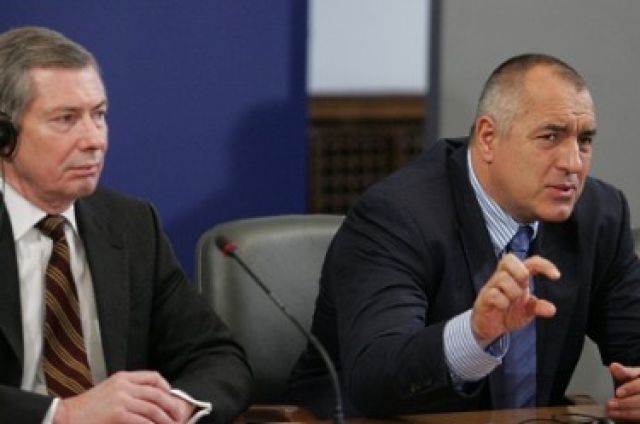 Премиерът Борисов и посланикът на САЩ Уорлик дават пресконференция в Министерския съвет
