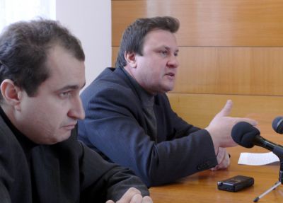 Валентин Александров/вдясно/