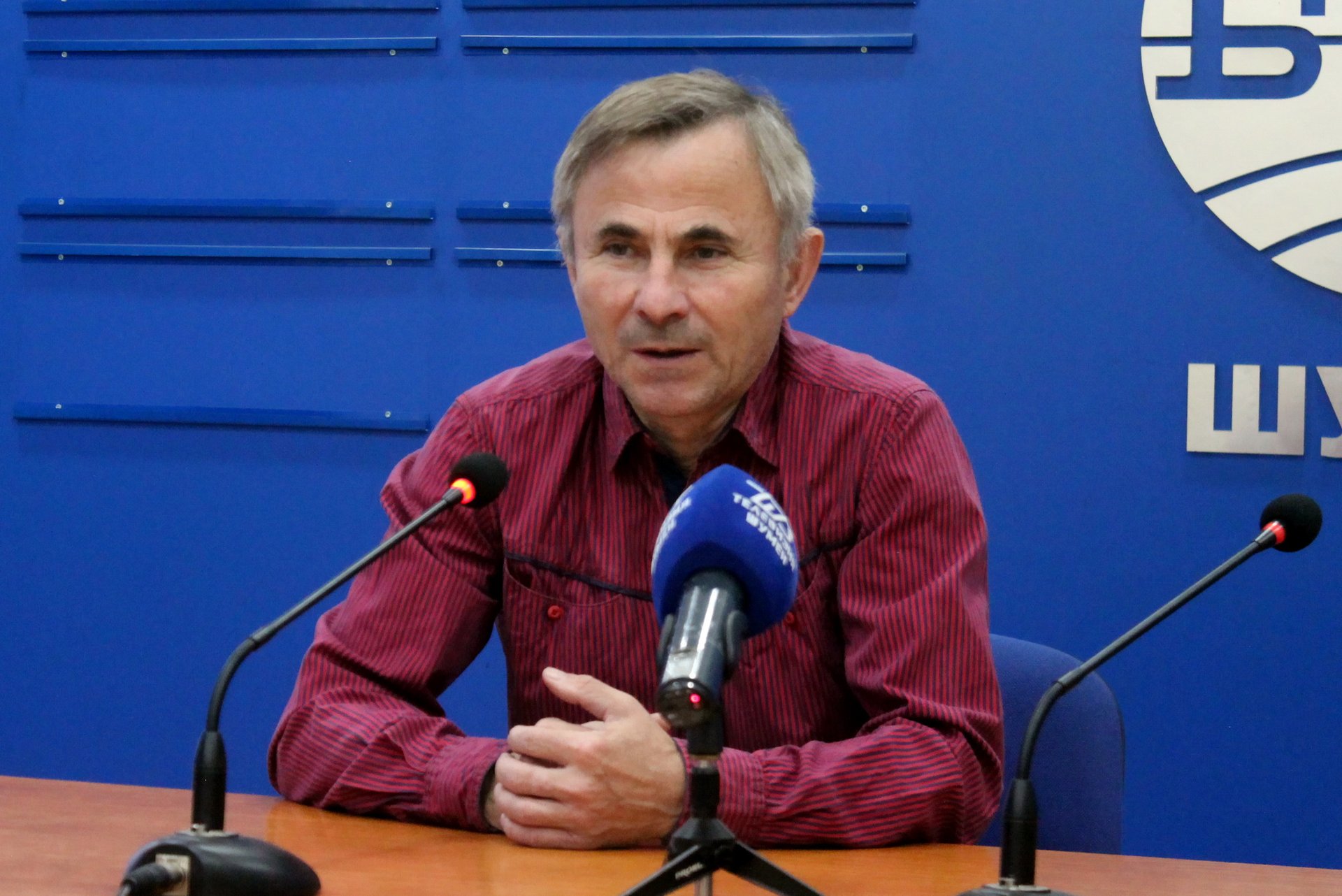 Проф. д-р Драгомир Марчев - директор на Астрономическия център.