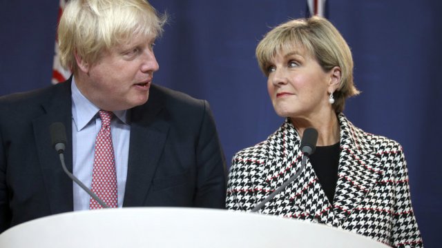 Външните министри на Великобритания и Австралия, Борис Джонсън и Джули Бишъп, през юли 2017 г. Сн. АР