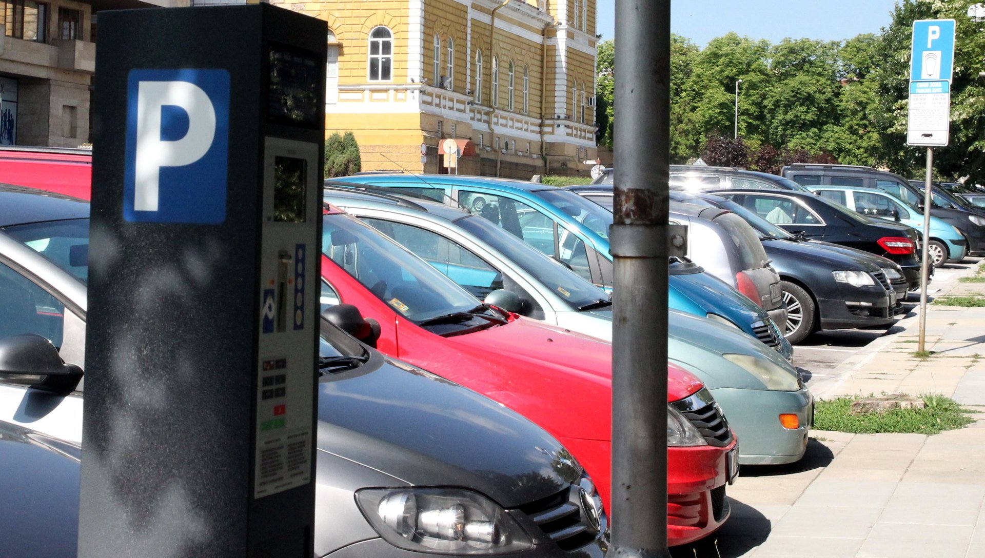 За разширената Синя зона ще са необходими още 8 инкасатори.