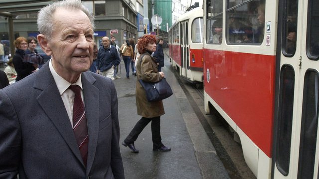 Милош Якеш през 2002 г. Сн. АП