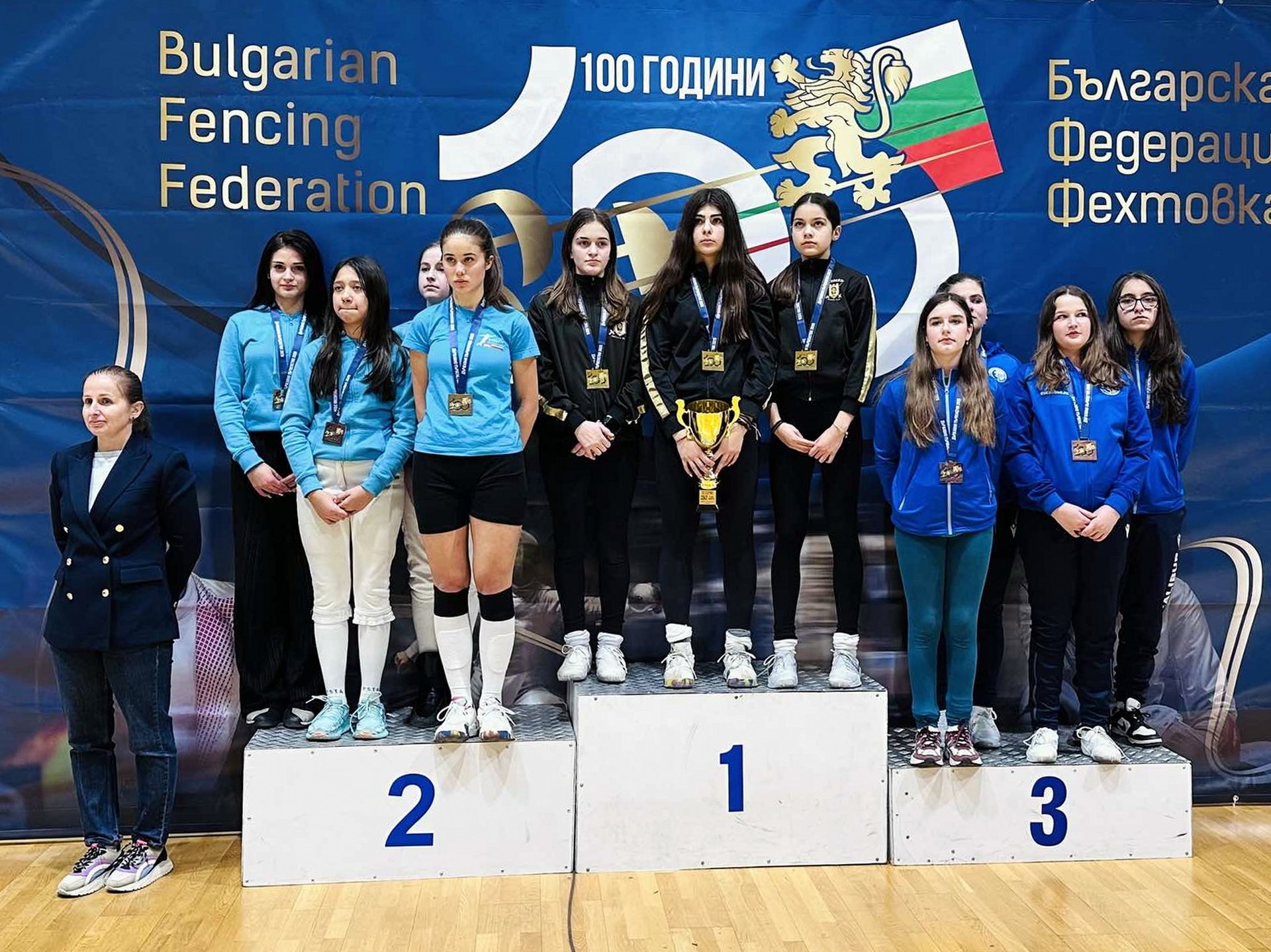 Фехтовачите на Шумен с впечатляващите 32 медала от държавното първенство
