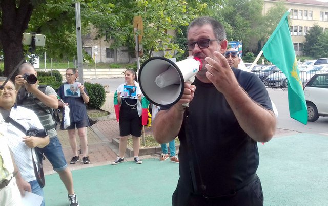 Организатор на протеста бе общинският съветник Добромир Драев