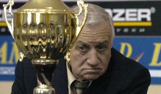 Абаджиев остава в историята като най-титулувания български треньор, макар и кариерата му да беше белязана от няколко големи допинг скандала