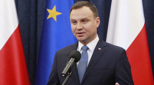Президентът на Полша Анджей Дуда говори на пресконференция, след като беше прието спорното законодателство.