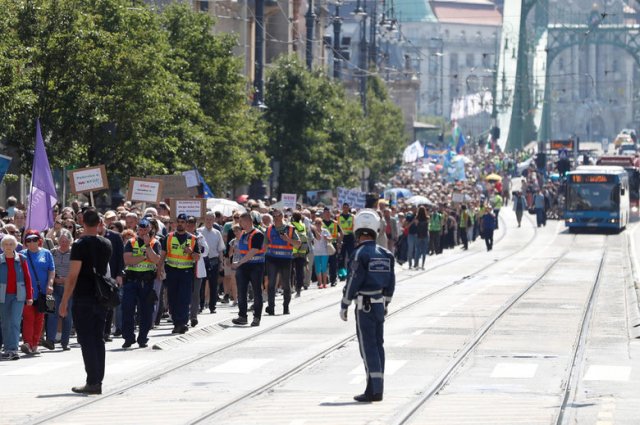Протест срещу реформата в научната дейност, 2 юни. © Reuters