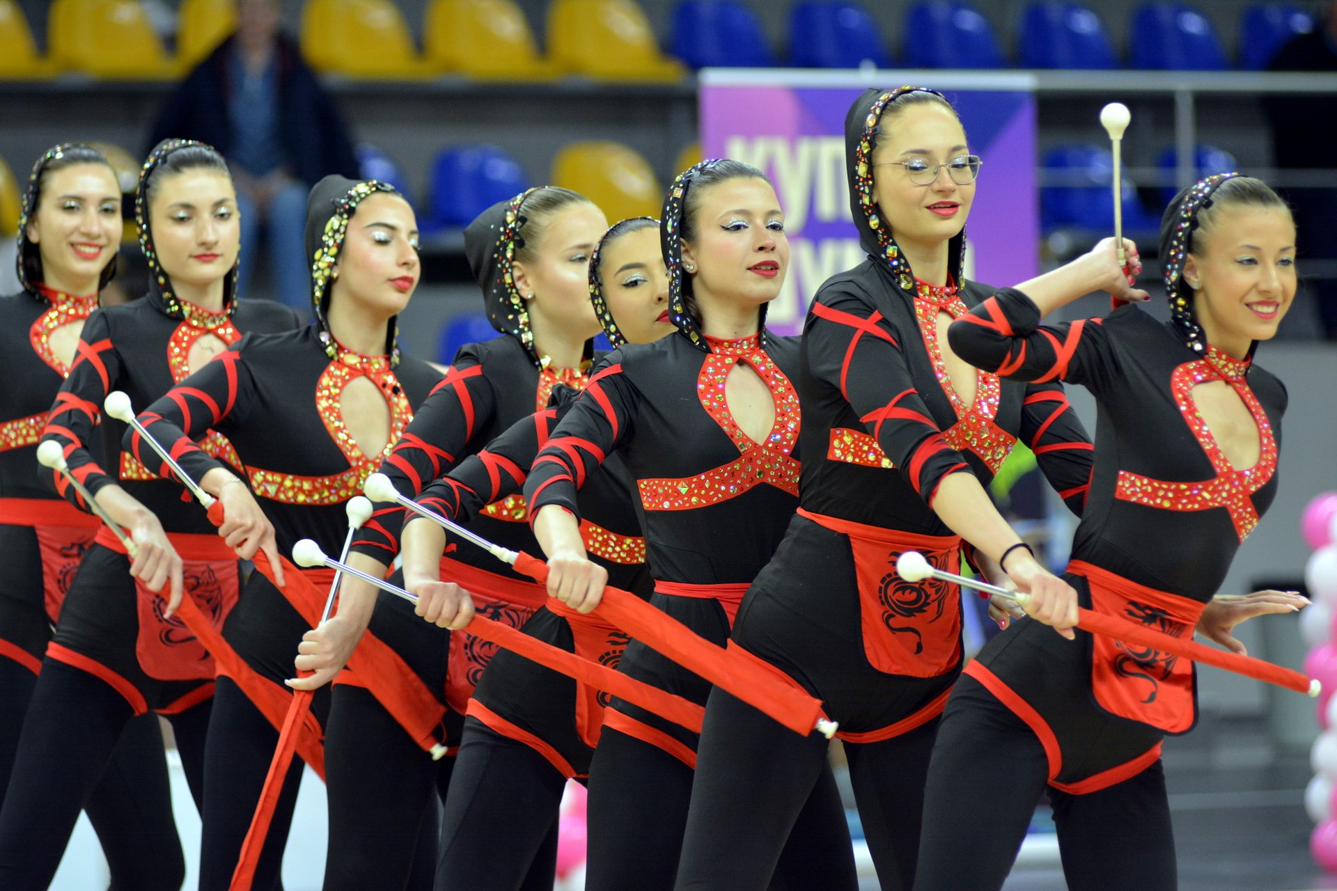 XV фестивал „Мадарски конник“ превърна Шумен в столица на мажоретния танц