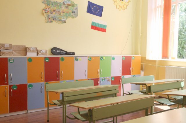 В Базовото училище над 60 ученици ще имат самостоятелни шкафчета