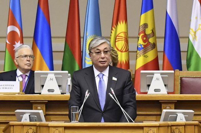 Токаев изглежда сигурен наследник на Назарбаев на президентския пост в Казахстан. Снимка АП/БТА