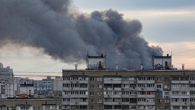 Пушек след руските удари по Киев - първите от април насам - на 5 юни.  © Reuters