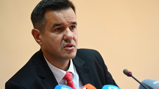 Министърът на икономиката и индустрията Никола Стоянов.