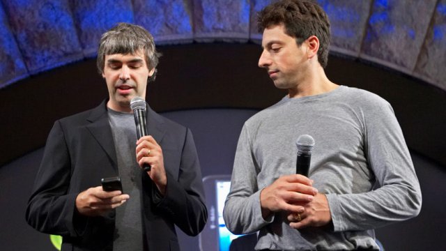 Лари Пейдж (вляво) и Сергей Брин през 2008 г.