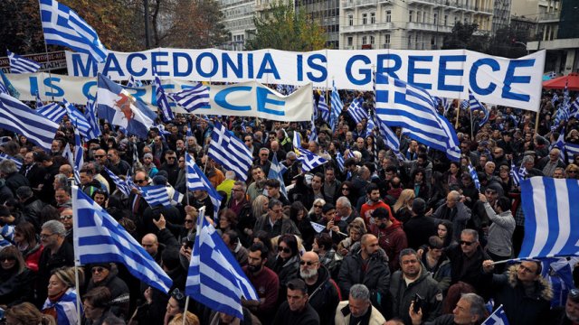 Кадър от протеста в неделя. Сн. Ройтерс