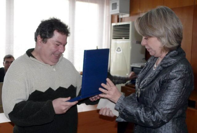 Наградата връчи председателката на Общинския съвет Даниела Русева