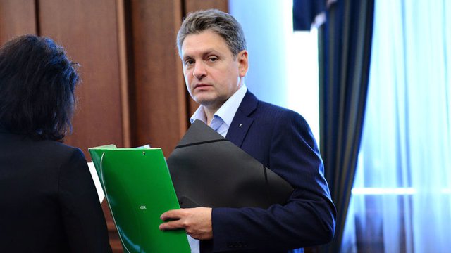 © Цветелина Белутова, Капитал