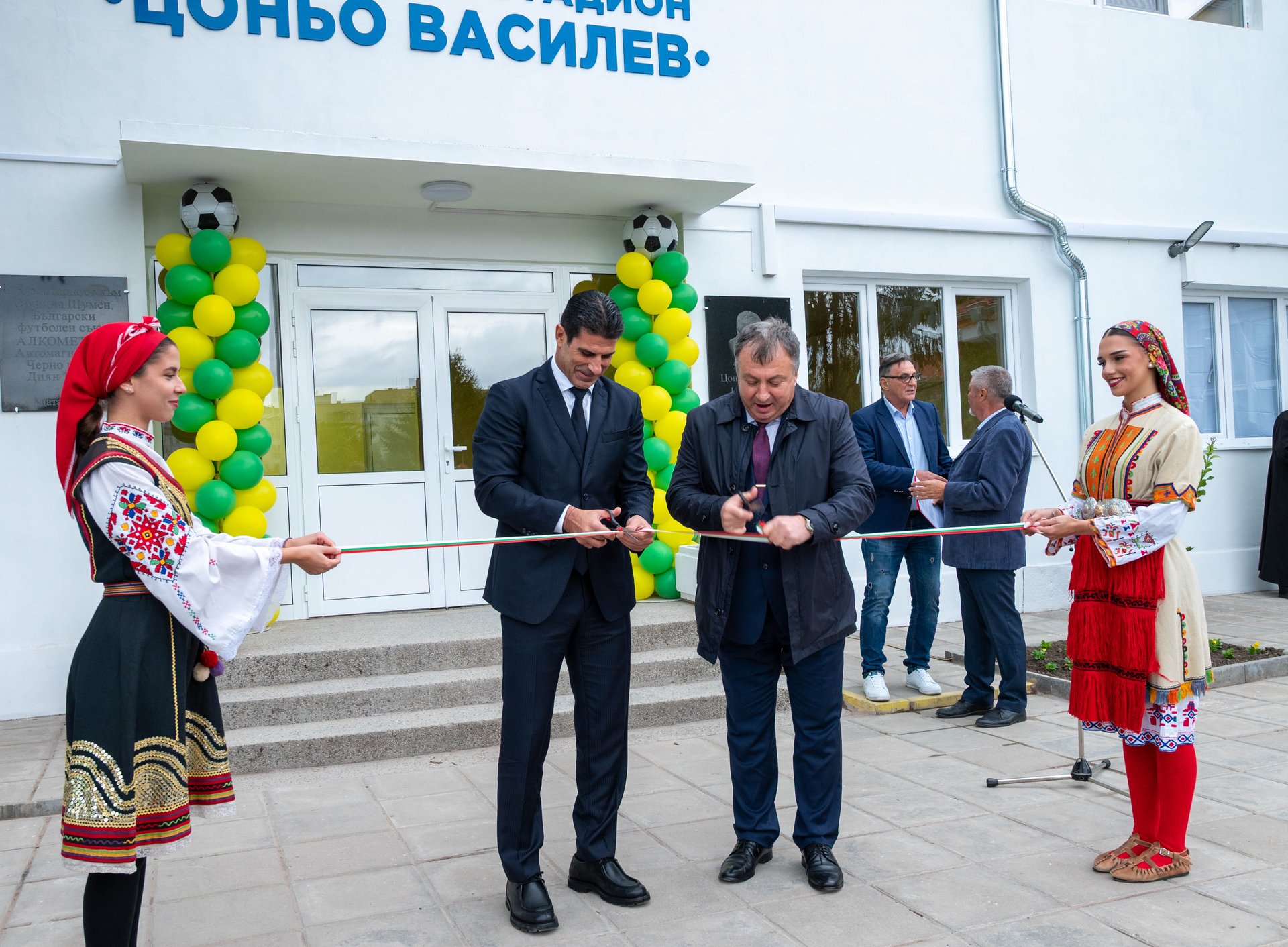 Откриха официално обновения Ученически стадион на Шумен