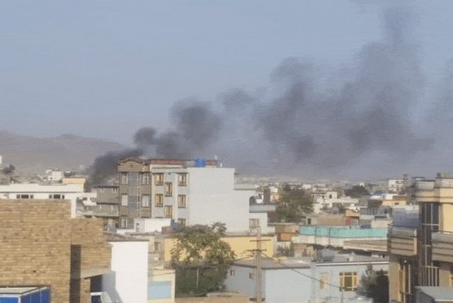 Британски войници напускат Афганистан в неделя с военнотранспортен самолет "Еърбъс А 400" от летището в Кабул. Сн. АП / БТА