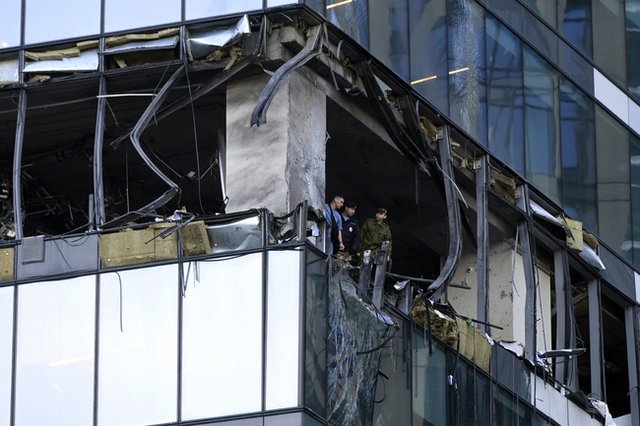 Поражения, нанесени на небостъргач в бизнес района "Москва сити" в руската столица при атака с дрон на 30 юли. Снимка: АП