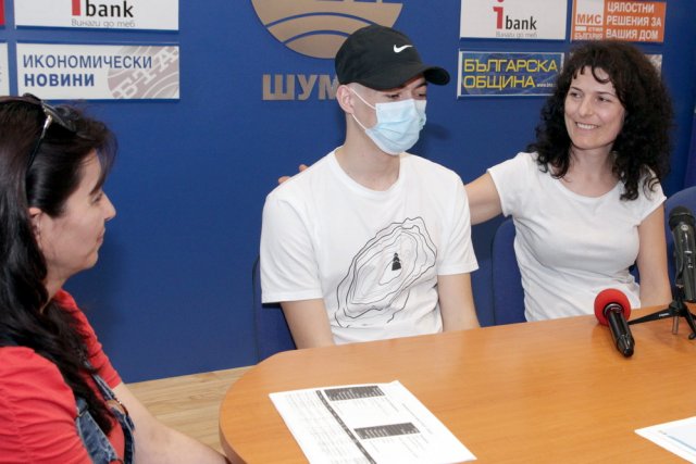Николай Иванов и неговата майка Огняна Трайкова благодариха на всички за подкрепата