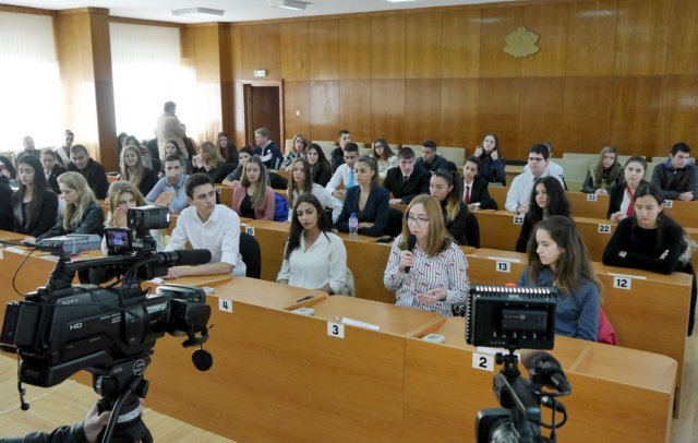 41 ученици влязоха в ролята на Общински съветници в Деня на българската община
