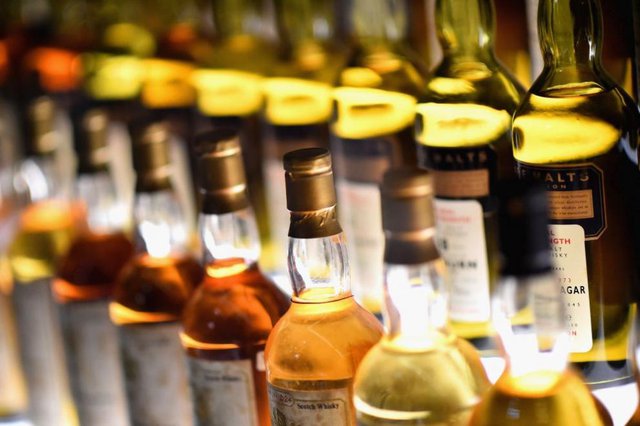 бутилки уиски / Gulliver/Getty Images