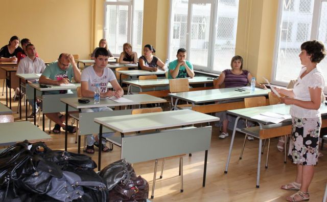 7 юни. Колежаните писаха 4 астрономически часа върху темата „Туристически продукт“