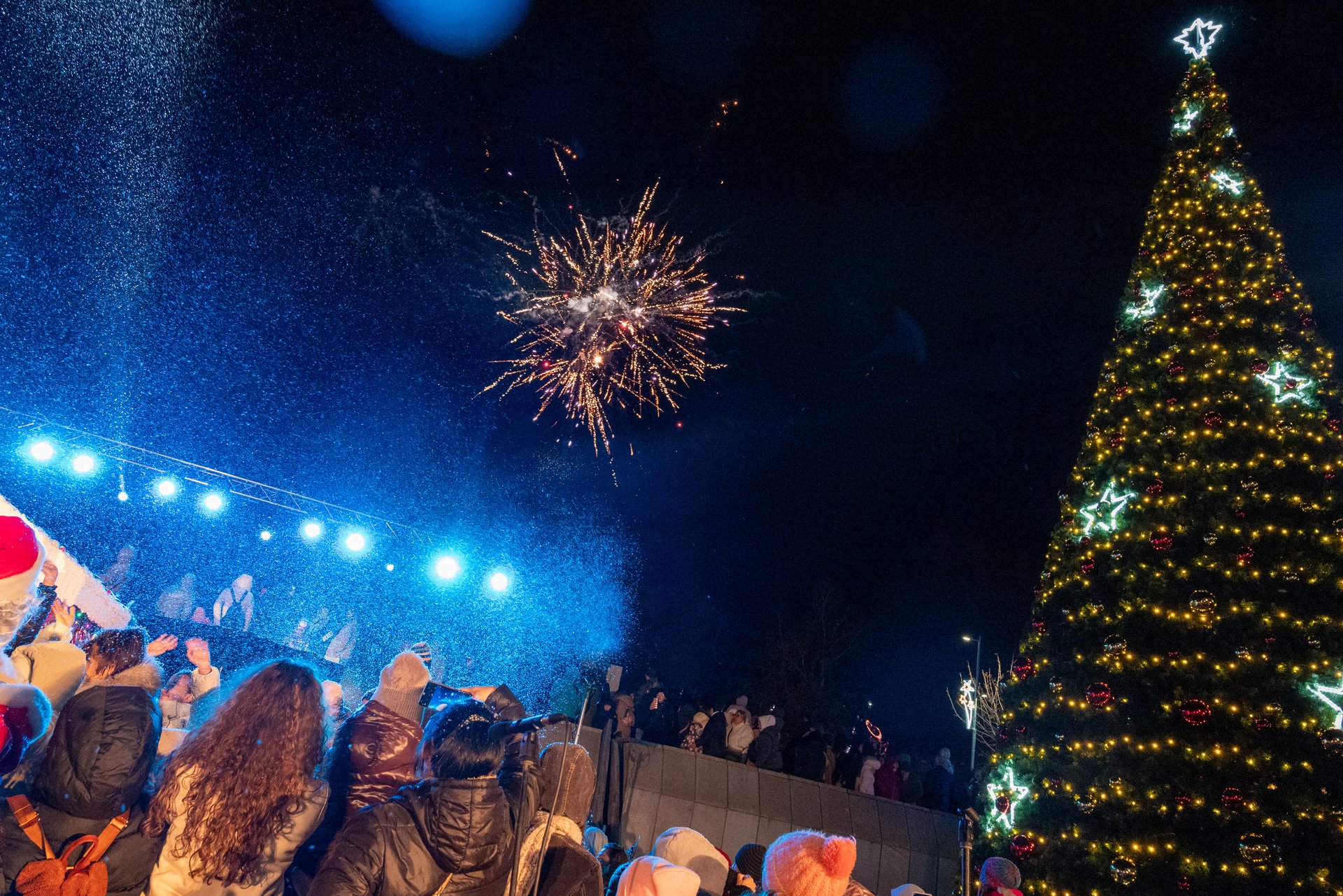 В Шумен запалиха светлините на коледната елха