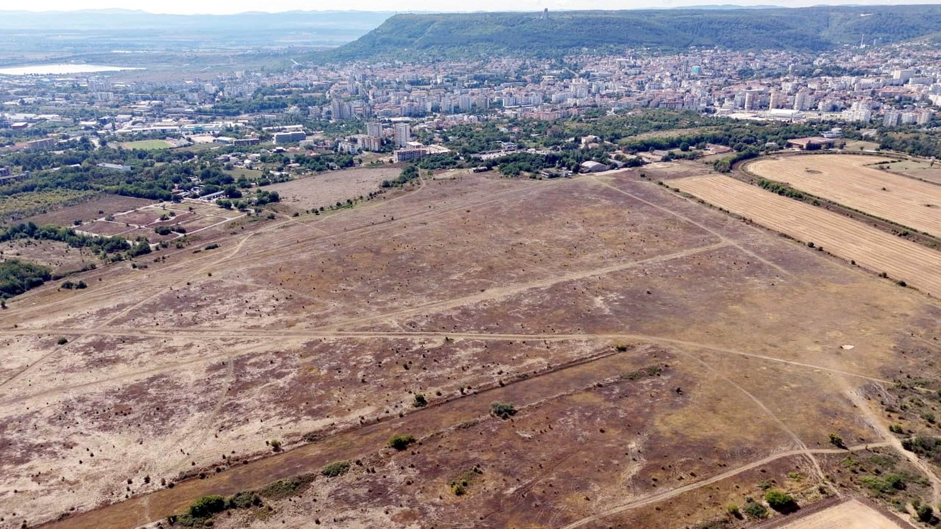 Бившето летище на Шумен става фотоволтаичен парк