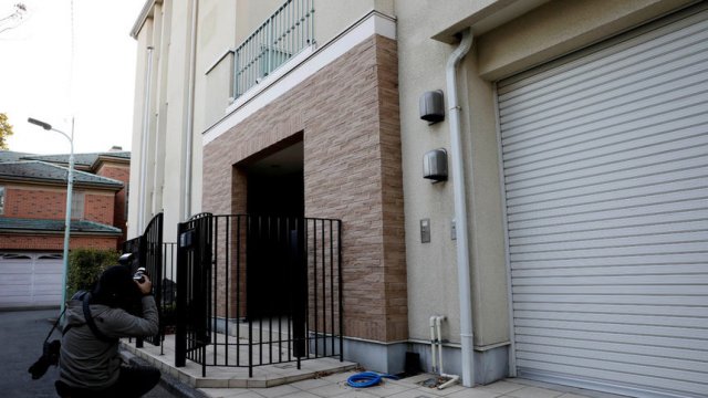 Журналисти са обсадили охранявана от частна фирма къща в Бейрут, където Гон обещава следващата седмица да започне да дава изявления за медиите