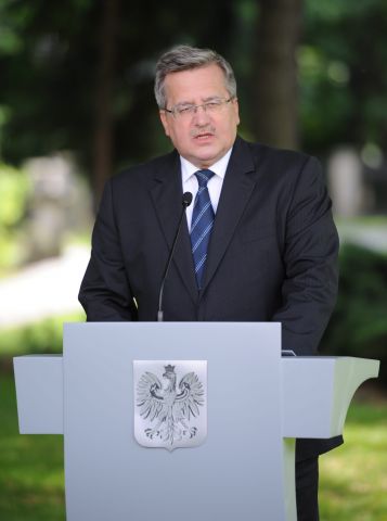 Бронислав Коморовски