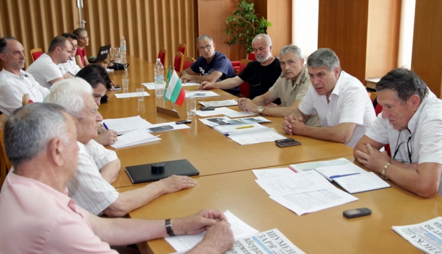 Комисията за паметника-портал на 7-ми Преславски полк