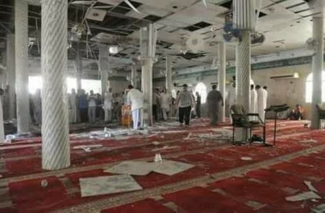 Снимки от очевидци се разпространяват от египетски медии след атентата в джамията "Рауда".