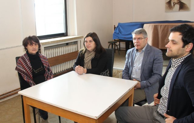 Мария Йорданова втората от ляво на дясно. Снимка: Община Шумен.