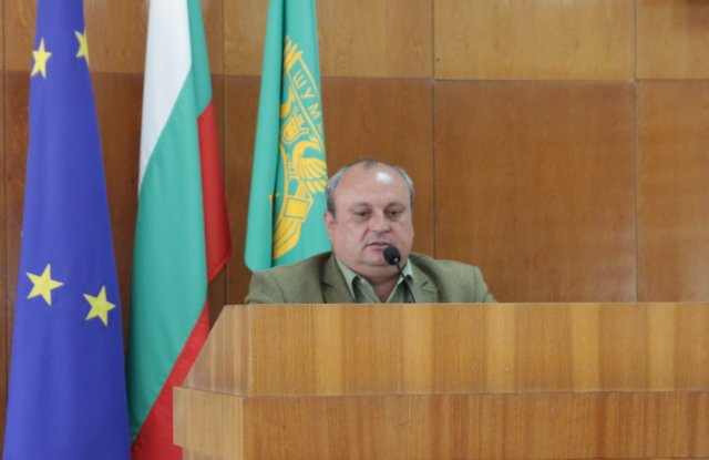 Кметът на Царев брод пръв от селските кметове поиска да управлява имотите в селото.