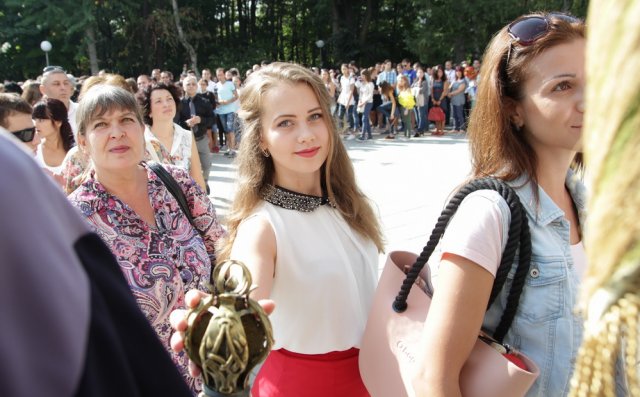 950 първокурсници докоснаха ректорския жезъл и знамето на ШУ