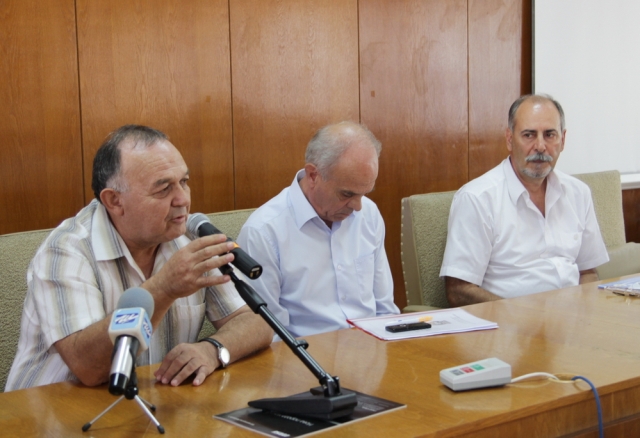 Митко Киров, Александър Генчев и управителят на КОЦ-Шумен Сотир Караниколов /вдясно/