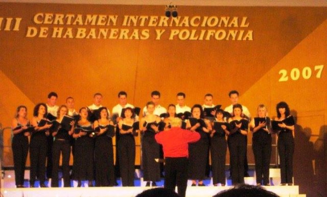Едно от първите международни участия на хор "Симеонис" - 2007 г., Международен фестивал на хабанерите и полифоничната музика – гр. Торевиеха, Испания, Сн.: Личен архив