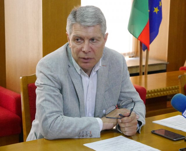 Найден Косев.