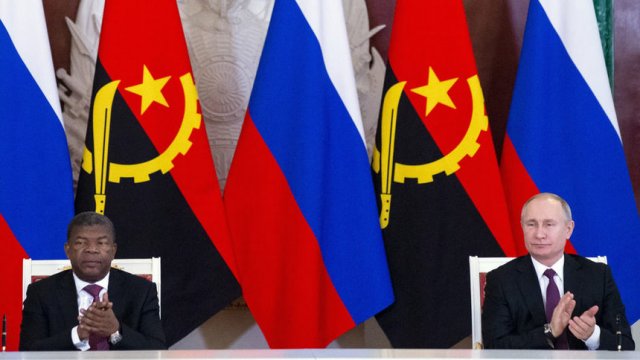 Президентите на Ангола и Русия, Жоао Мануел Гонкалвеш и Владимир Путин, в Кремъл, 4 април 2019 г. © Associated Press