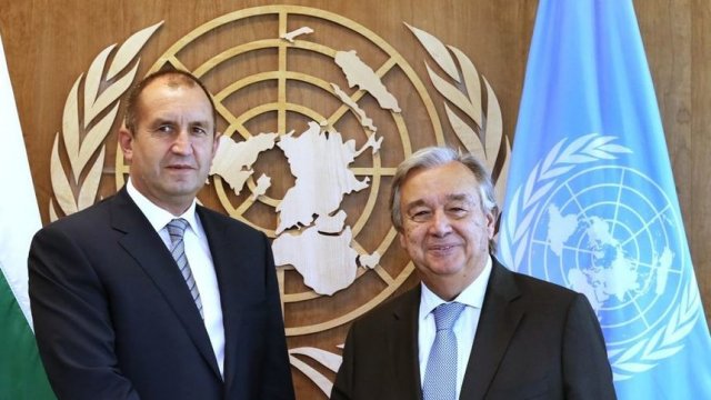 Румен Радев и генералният секретар на ООН Антониу Гутериш.  Сн. Прессекретарият на Държавния глава