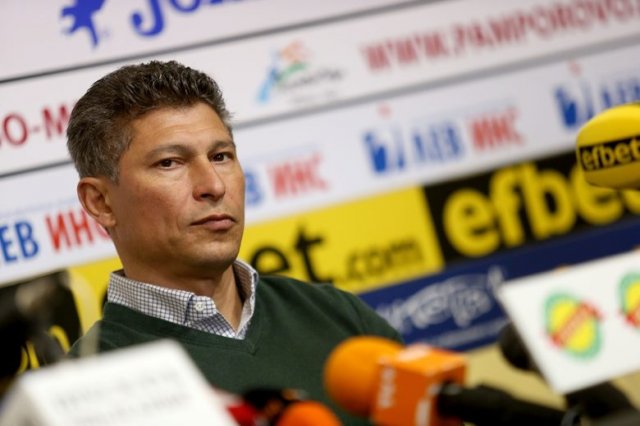 Мачът е последен за Балъков, който след това поема националния отбор. © LAP.bg