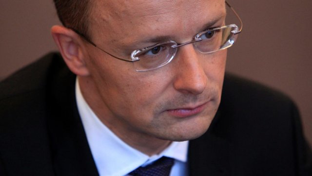 Петер Сиярто